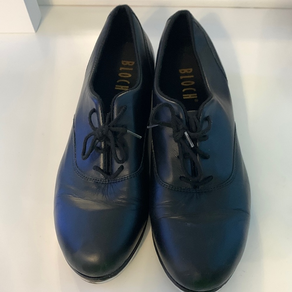 Black woman tap shoes- size 9